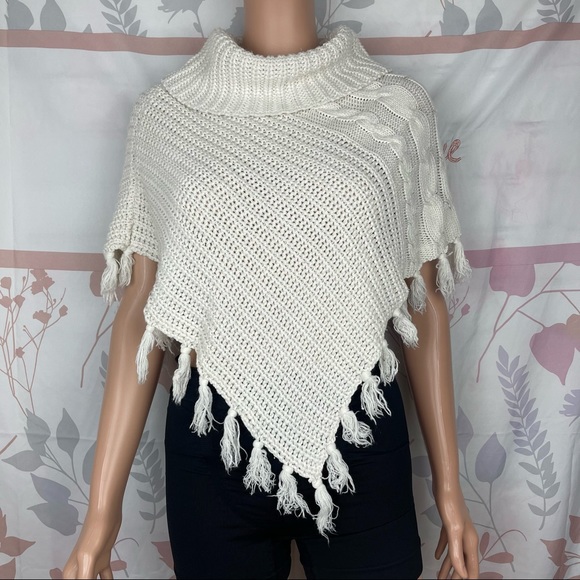 Arizona Jean Company Other - Arizona Jean Co. Cream Beige Ribbed Knit Poncho Cowl Neck Asymmetrical M (14/16)